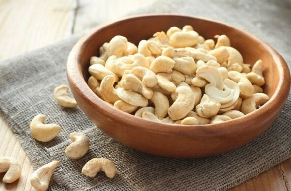 Albanian nuts in the men's menu have a positive effect on the quality of intimate life. 